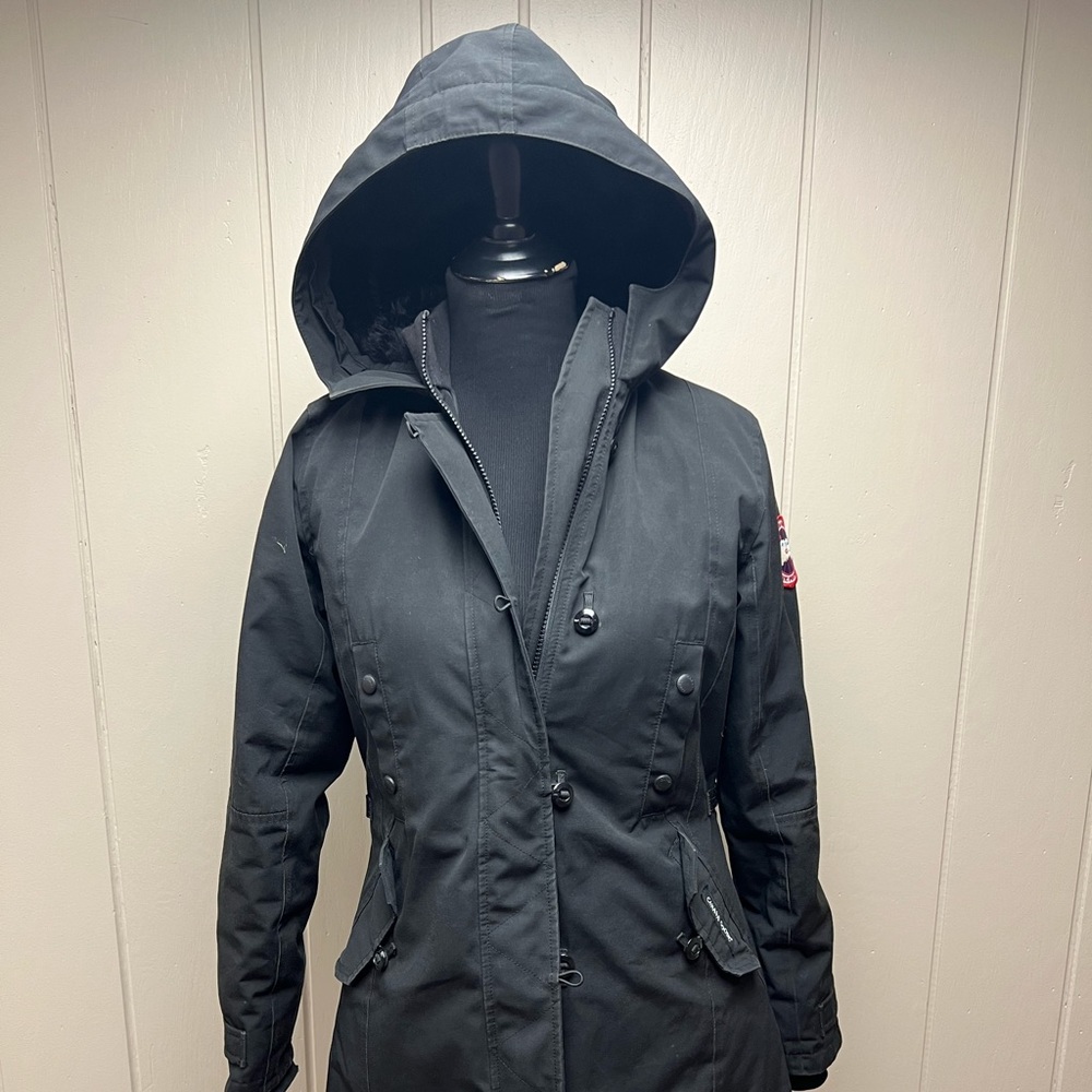 Great use condition Canada goose down sizeSP.  Price to sell
